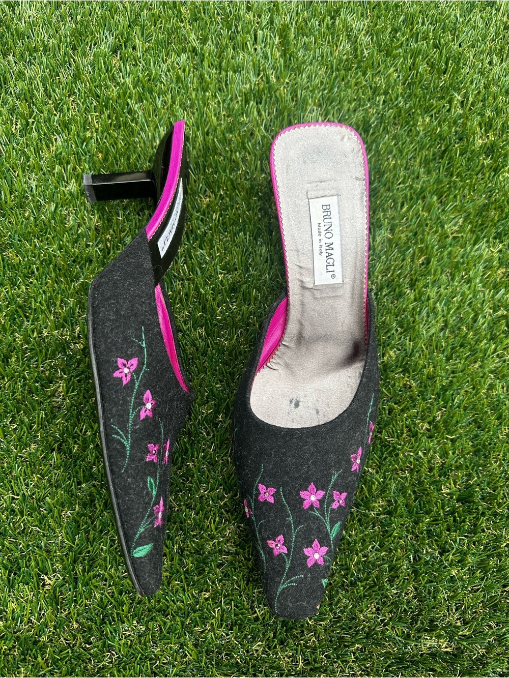 Bruno Magli Black & Pink Embroidered Mules 🌸🖤